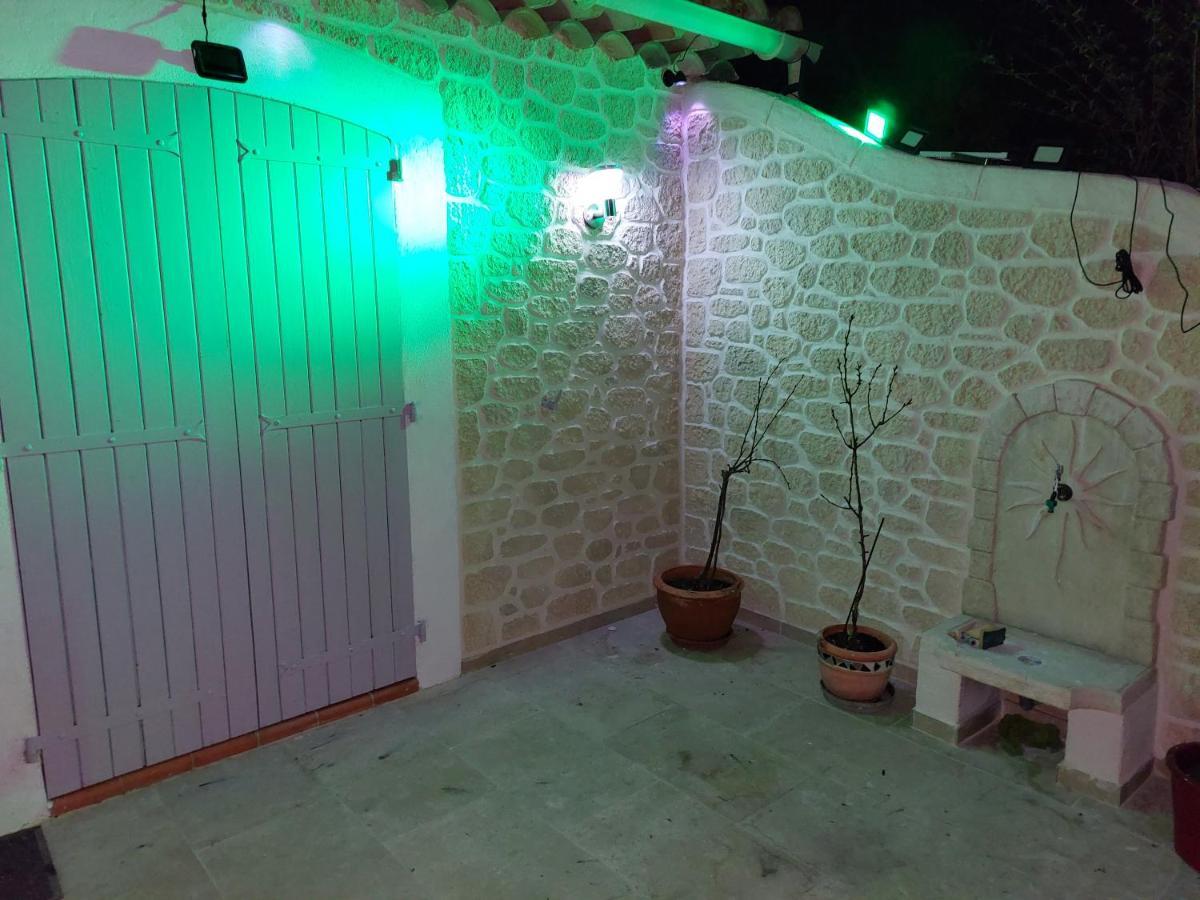 Suite 30 M2 Ideale Pour 2 Personnes Flassans-sur-Issole Esterno foto